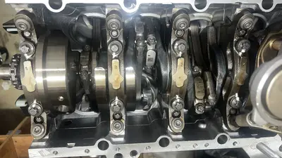 Piston connecting rods and caps in and torqued.